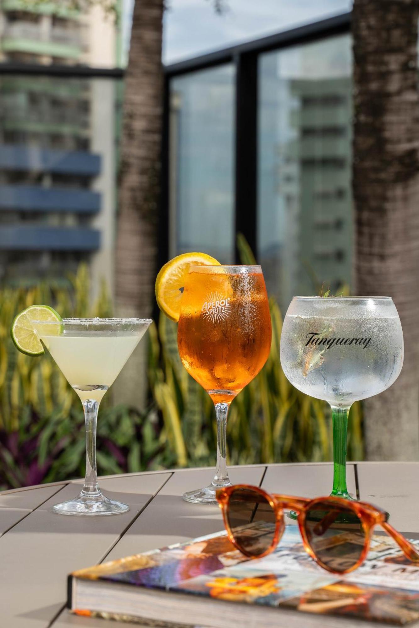 Hotel Radisson Rio De Janeiro Barra Exterior foto Tanqueray, a London dry gin