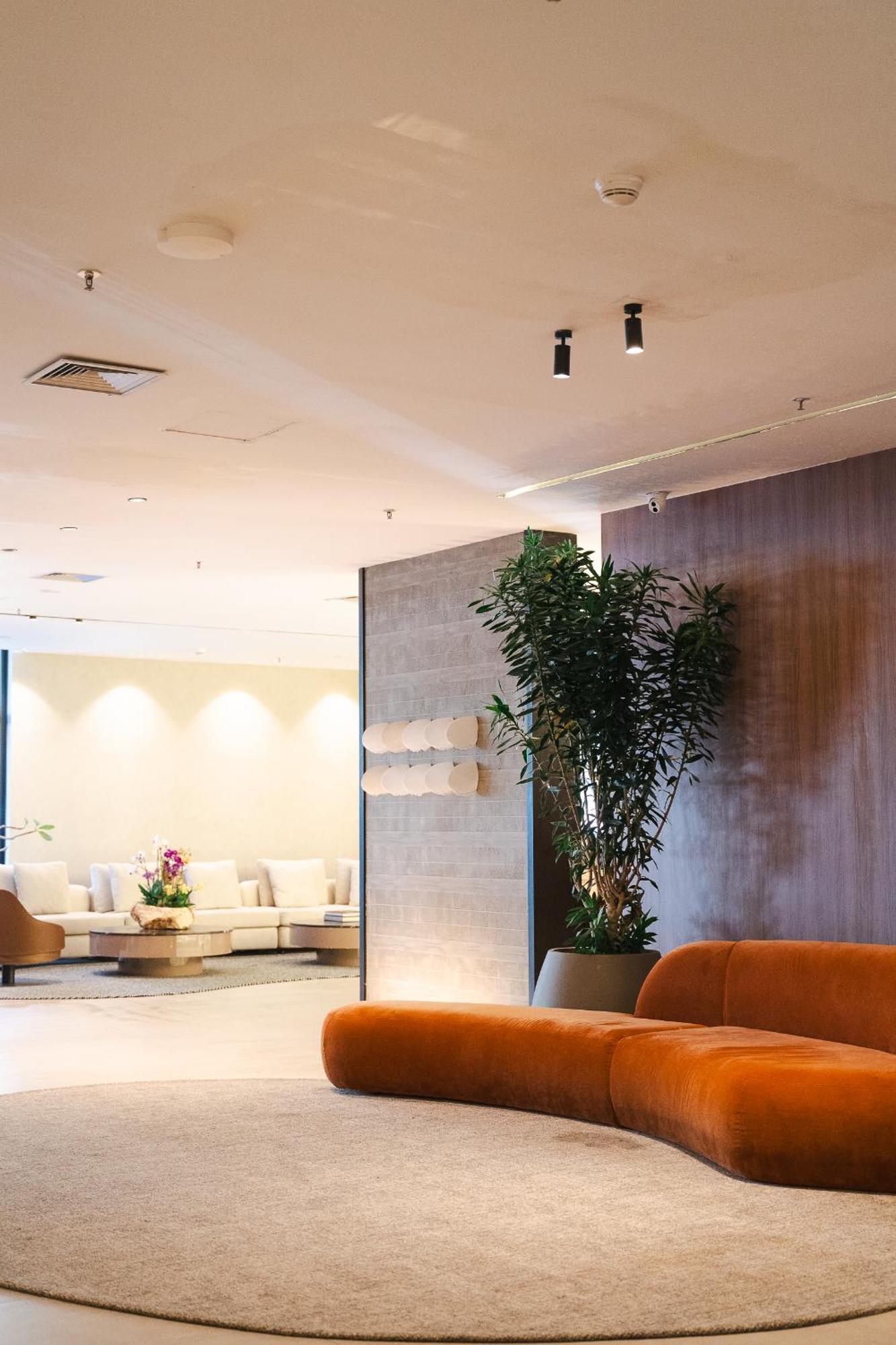 Hotel Radisson Rio De Janeiro Barra Exterior foto The interior of the lounge