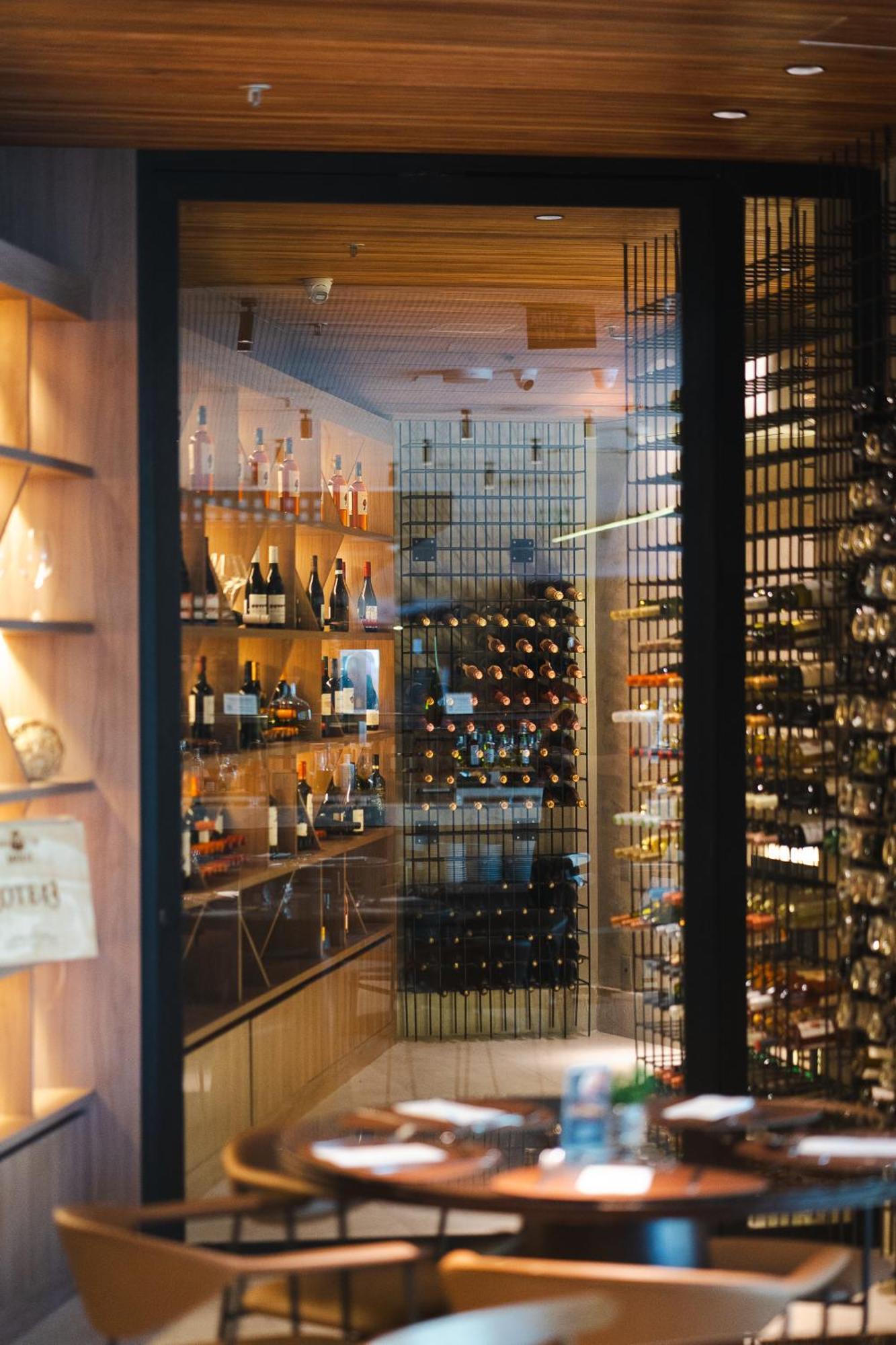 Hotel Radisson Rio De Janeiro Barra Exterior foto Wine cellar