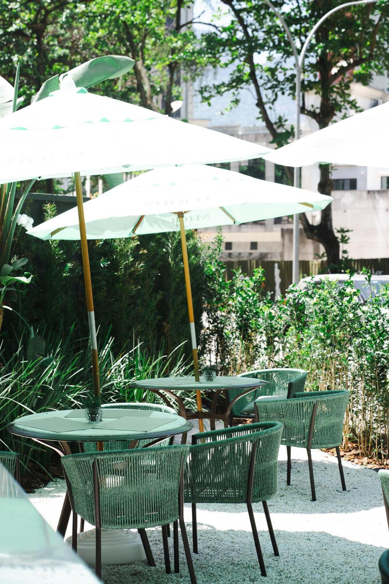 Hotel Radisson Rio De Janeiro Barra Exterior foto The garden of the restaurant
