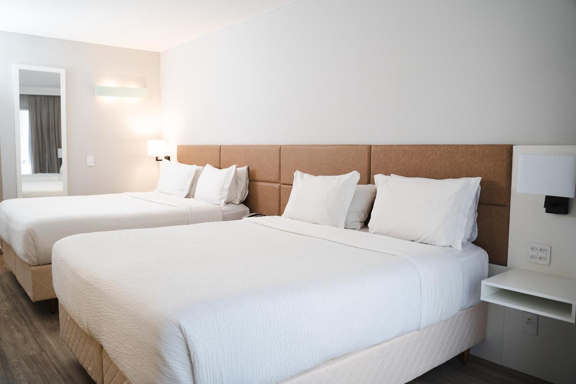 Hotel Radisson Rio De Janeiro Barra Exterior foto A typical room at the hotel
