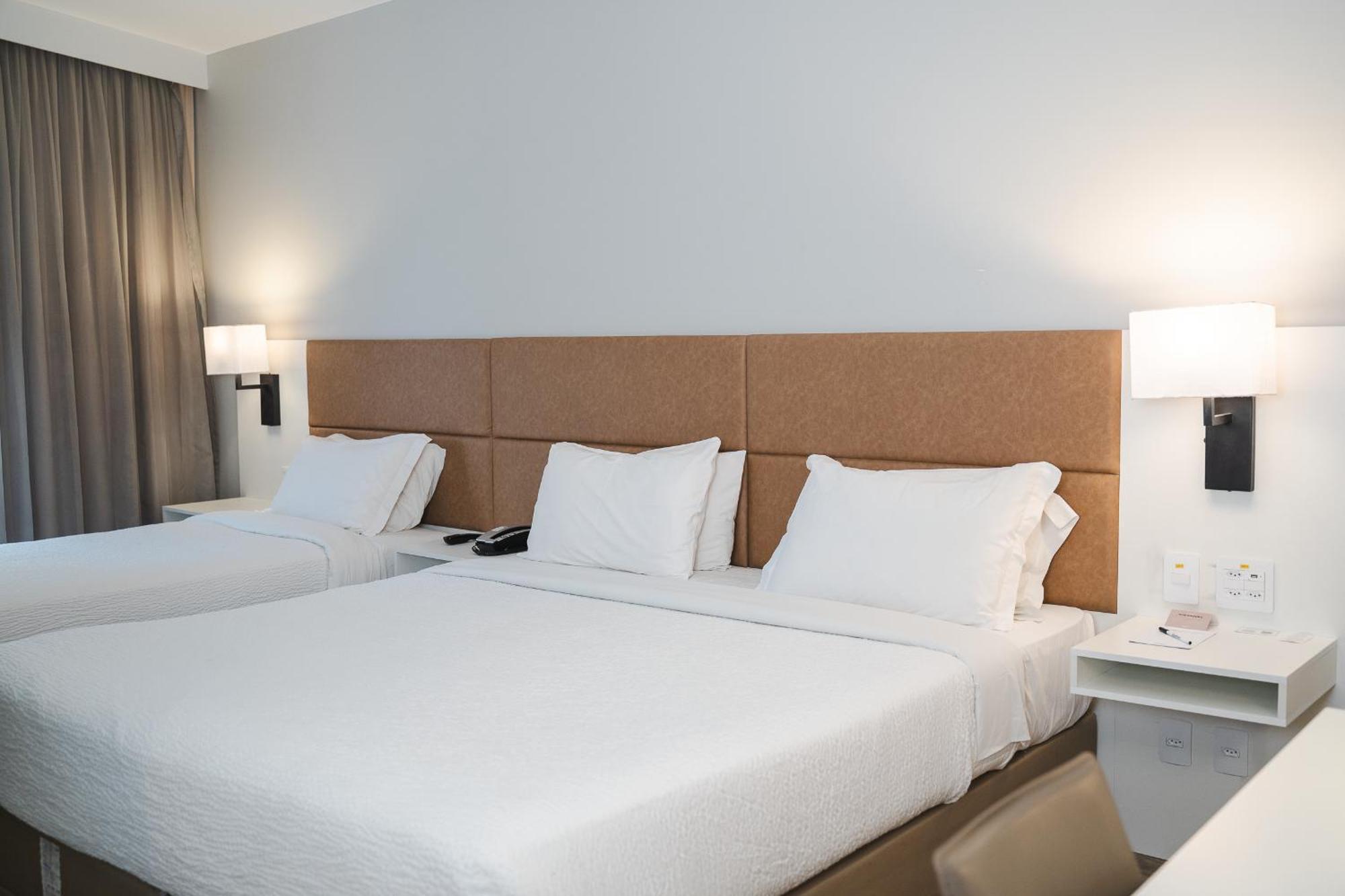 Hotel Radisson Rio De Janeiro Barra Exterior foto A room at the hotel